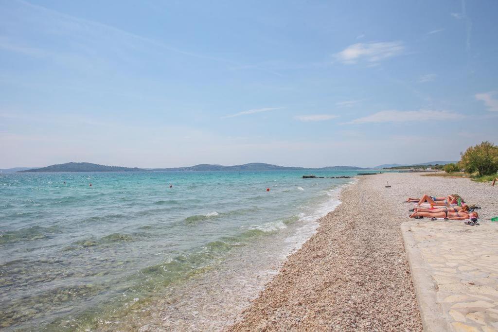 Apartment Tony - 2Bdr Beachfront Ядрия Екстериор снимка