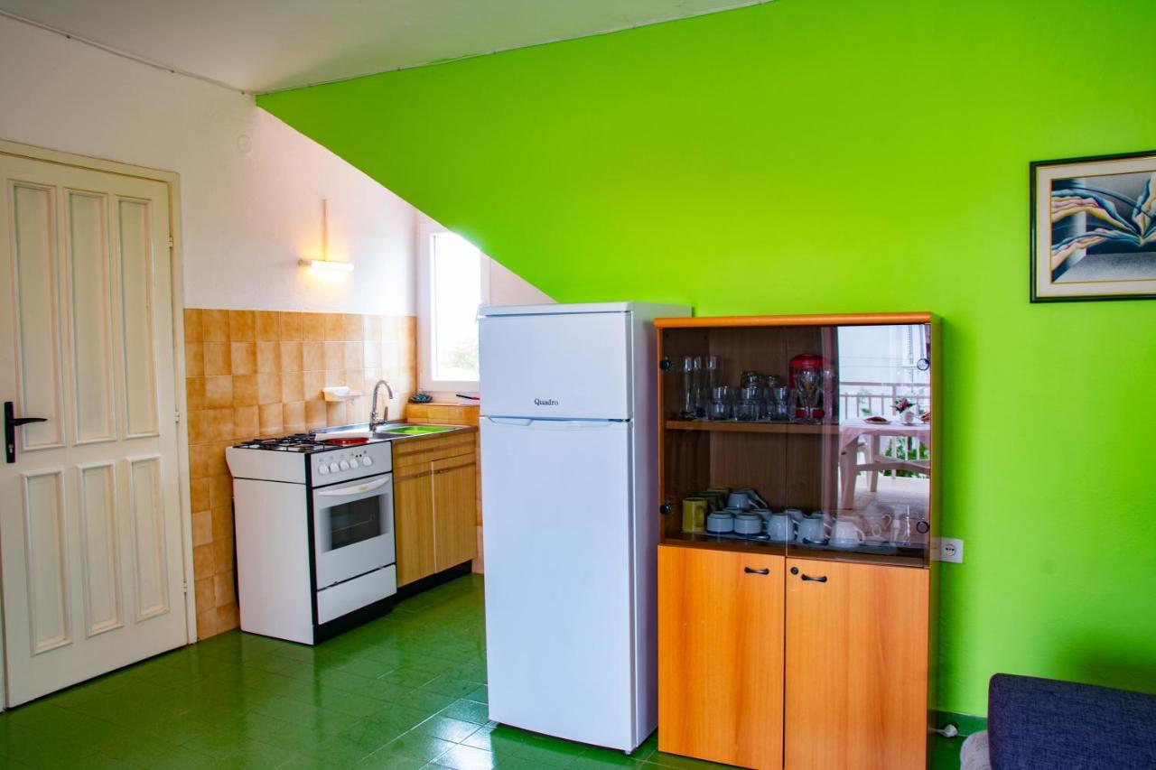Apartment Tony - 2Bdr Beachfront Ядрия Екстериор снимка