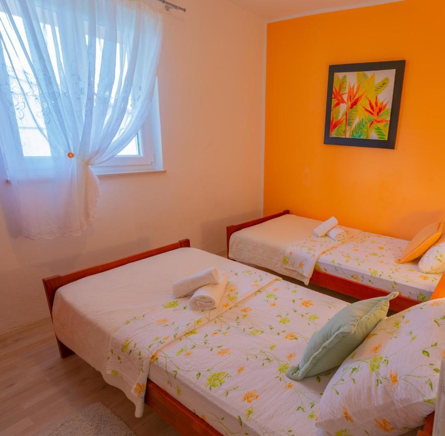 Apartment Tony - 2Bdr Beachfront Ядрия Екстериор снимка