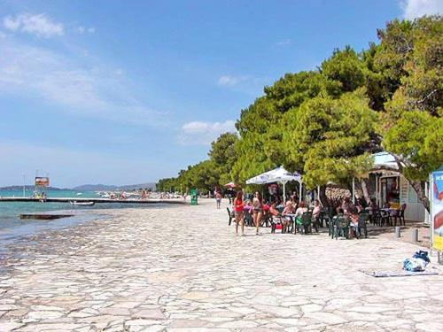 Apartment Tony - 2Bdr Beachfront Ядрия Екстериор снимка
