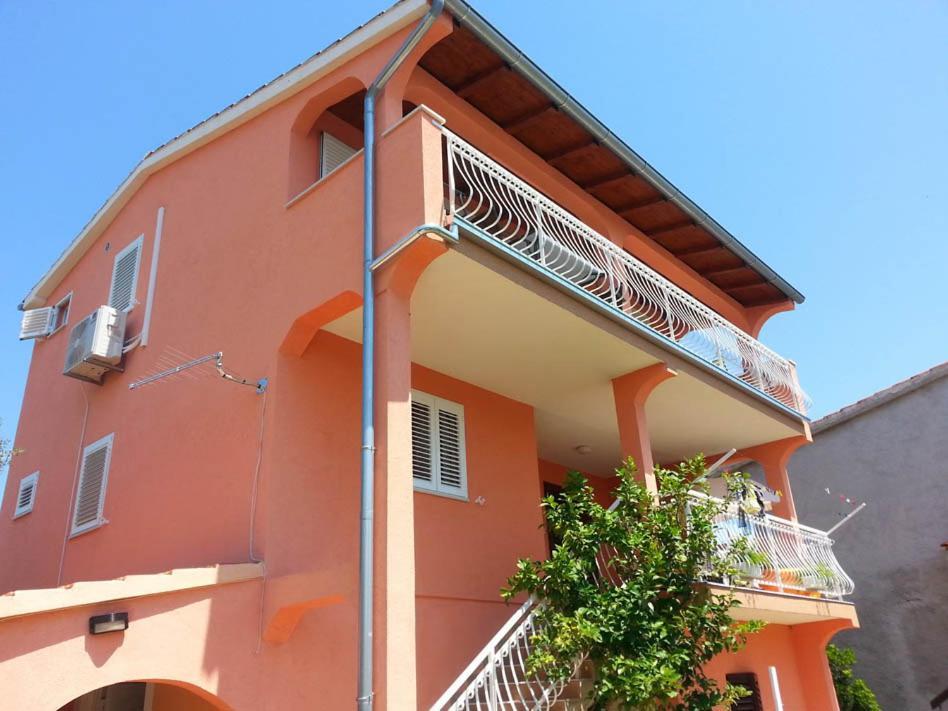 Apartment Tony - 2Bdr Beachfront Ядрия Екстериор снимка